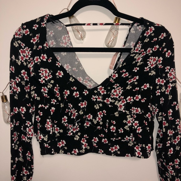 Zara Tops - Zara Trafaluc Floral Crop Top